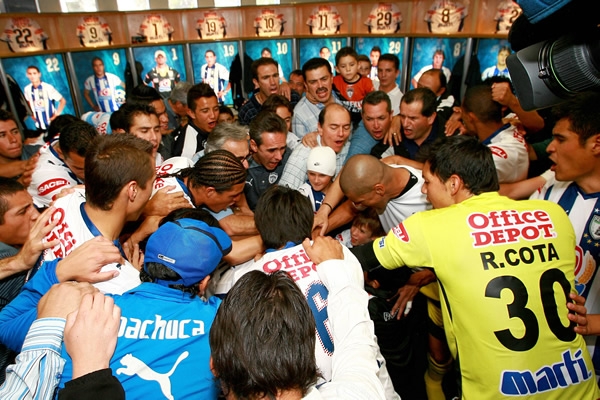 Una porra antes de salir al campo.