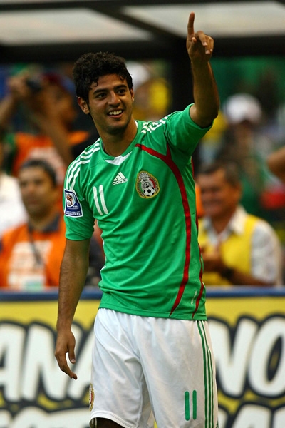 Vela marcó un buen gol