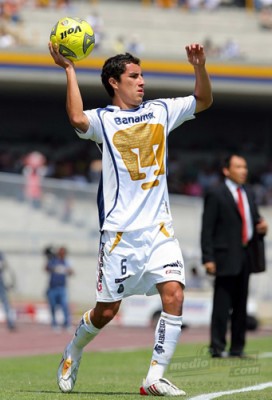 Velarde marcó bien por su banda.