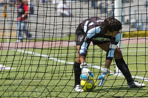 Vilar la tuvo que sacar de su arco en 3 ocasiones.