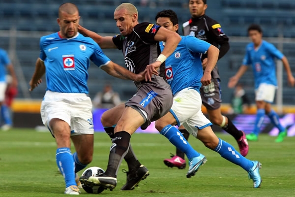 Villa marca a Acosta