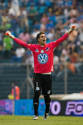 Villalpando celebrando el gol