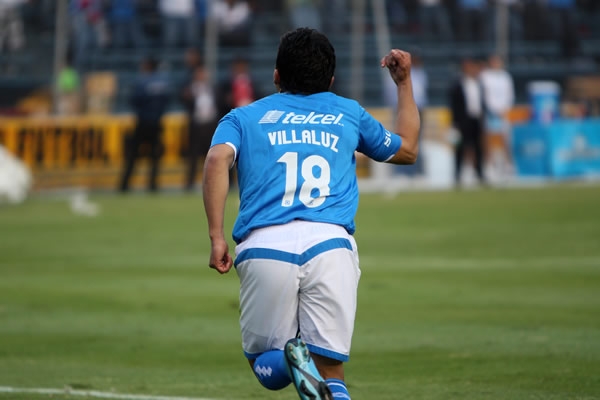 Villaluz festeja el primero del partido