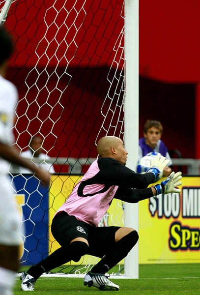 Vuela y nada que la detiene.