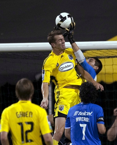 Yosgart figuró en el arco celeste.