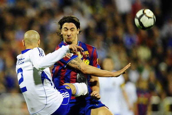 Zlatan también colaboró con una anotación.