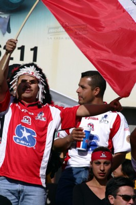 Aficionados de Indios quieren ver una victoria.