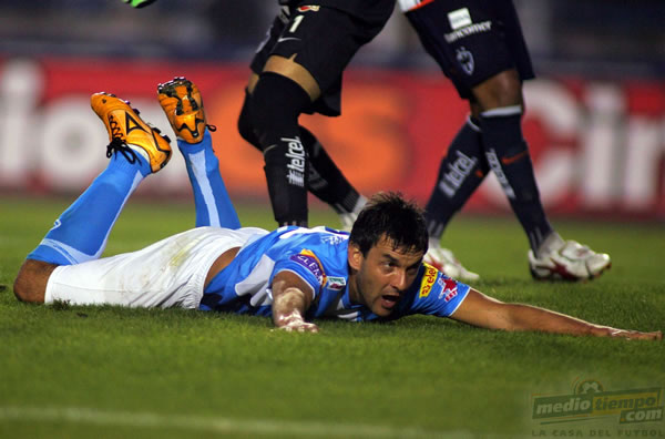 Álvaro González no pudo marcar en este partido.