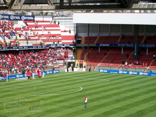 Apesar de la regular entrada, había un buen ambiente en las gradas del Nemesio Díez.