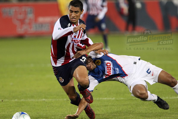 Con fuerza se disputó el primer Clásico del año.