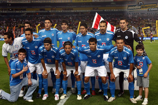 Cruz Azul posa para la tradicional foto de equipo.