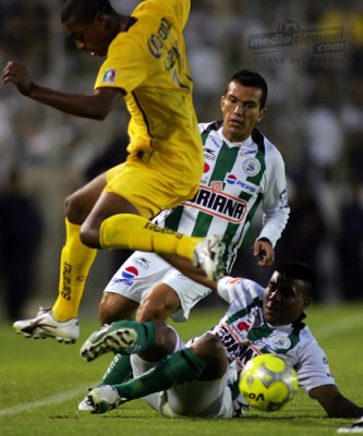 Dos marcas son necesarias para frenar a Robert de Pinho.