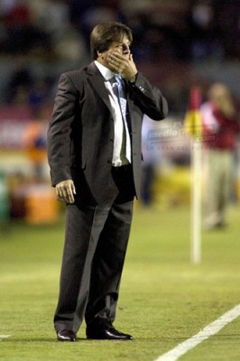 Duro inicio de torneo para el equipo de Miguel Herrera.