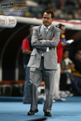 Efraín Flores, D.T. de las Chivas.