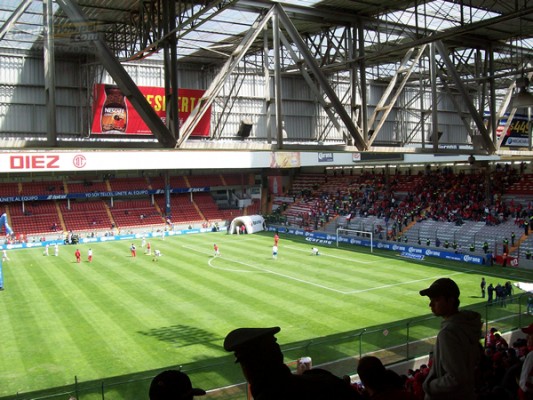El estadio lucía una entrada regular antes de que iniciará el encuentro.