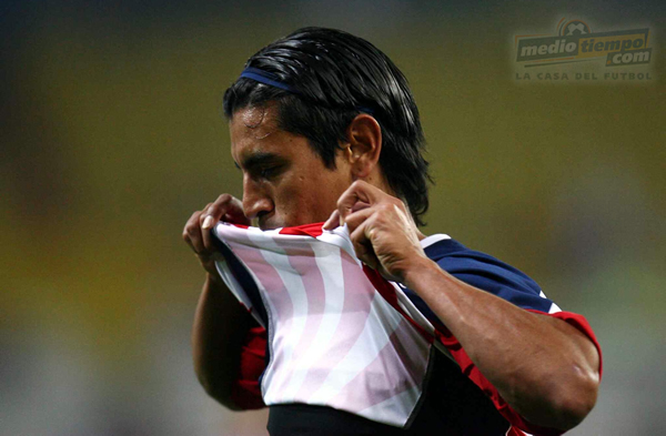 El ';Venado'; Medina celebra el gol que anotó durante el cotejo.