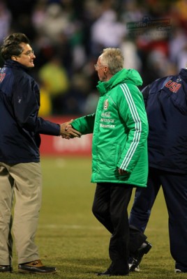 Eriksson felicita al Cuerpo Técnico rival.