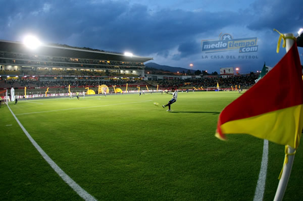 Espectacular postal del Estadio Morelos en Morelia, Michoacán.