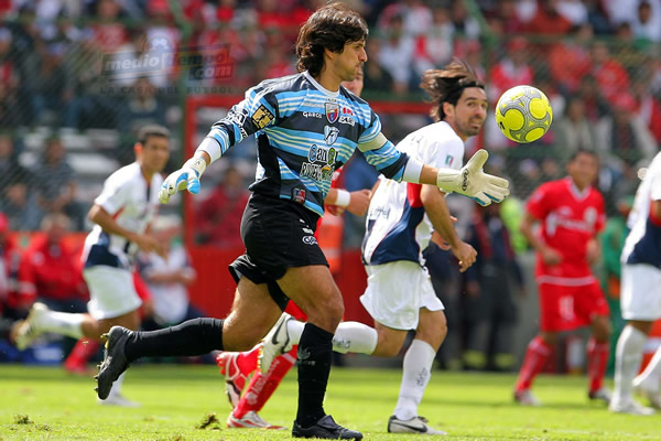 Federico Vilar le da salida a los Potros.