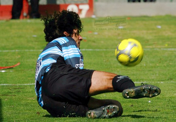 Federico Vilar se vistió de héroe y evitó la derrota de los Potros.