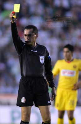 Germán Arredondo fue el juez central del partido.