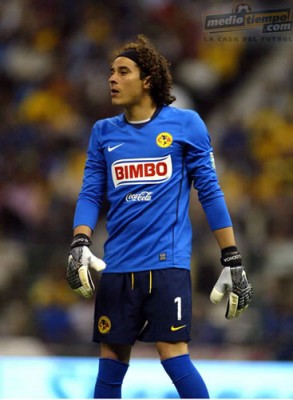 Guillermo Ochoa se llevó 2 goles esta noche.