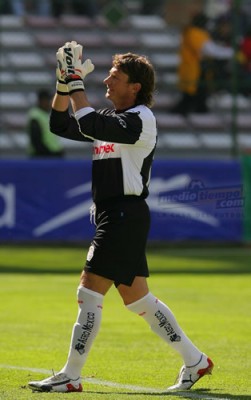 Hernán Cristante aplaude un gol mexiquense.