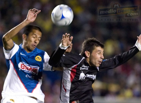 Jesús Armando ';Woody'; Sánchez e Ismael Fuentes en plena batalla aérea.