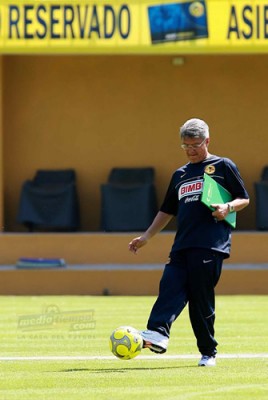 Jesús Ramírez, de inmediato se entregó al trabajo en cancha.