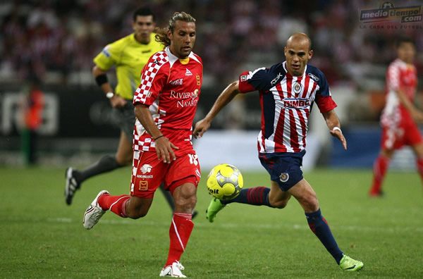 Jorge Damián Zamogilny se lleva a Carlos Ochoa.