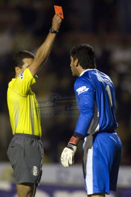 José de Jesús Corona fue el primer expulsado del Clausura 2009.