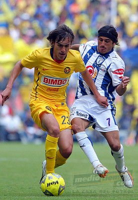 José Joaquín Martínez intenta escapar de la ';Chilindrina'; Álvarez.