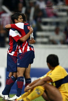 En una buena jugada, Xavier Baez y Javier Hernández lograron convertir el quinto gol de Chivas.