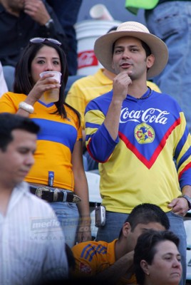 La afición de ambos equipos convivió en las gradas.