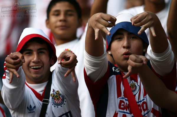 La afición rojiblanca se dio cita desde temprano.