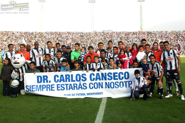 Los Rayados de Monterrey son retratados antes del encuentro.