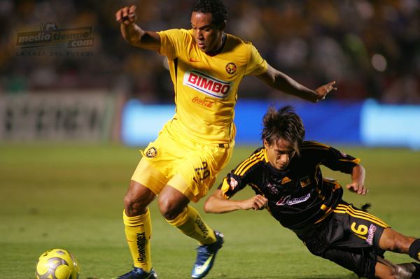 Lucas Lobos mantuvo un duelo intenso con Jean Beausejour.