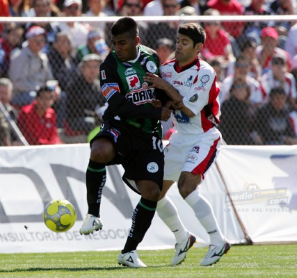 Ludueña siempre con buena técnica, pero no hizo nada.