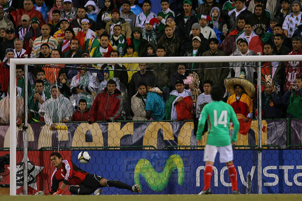 Oswaldo falló en una en todo el juego y ésta terminó en las redes.