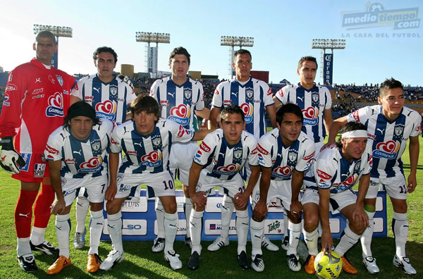 Pachuca es retratado antes del inicio del partido.