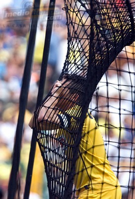 Pero Salvador Cabañas hizo el tanto de la honra americanista.