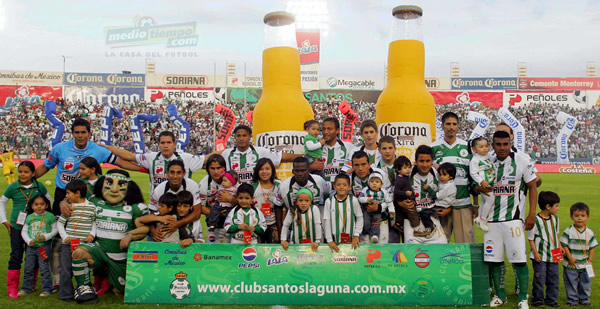 Santos recibe al América en su primer partido de la liga del Futbol Mexicano.