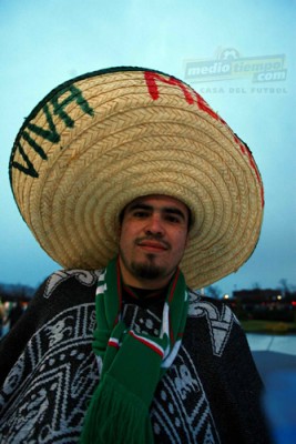 El sombrerote no podía faltar en la tribuna del estadio Columbus Crew.