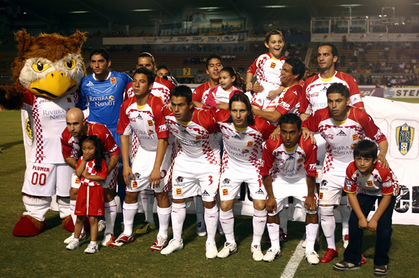 Tecos intentando alejarse del problema del descenso.