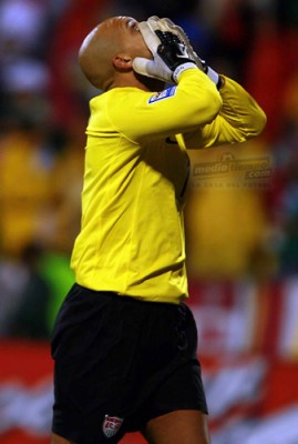 Tim Howard, feliz por el tanto de su equipo.