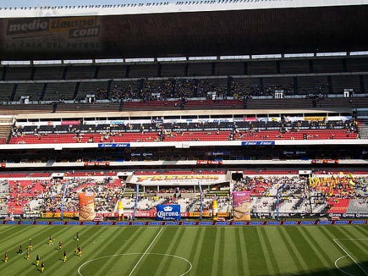 Una bella postal del Estadio Azteca.