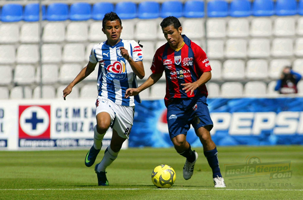 Víctor Mañón seguido de cerca por Miguel Ángel Martínez.