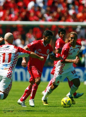 Los zapopanos intentaron detener al naturalizado mexicano Antonio Naelson ';Sinha';.