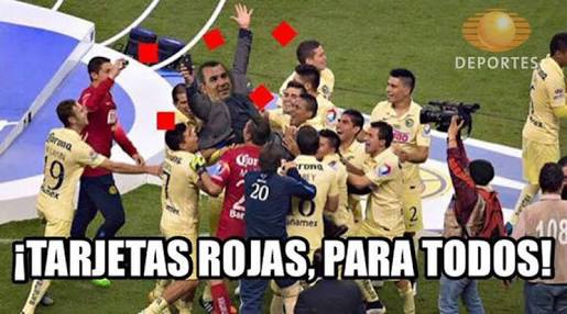 Árbitro, el héroe de Rayados en memes