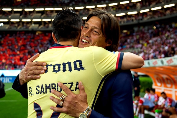 Almeyda le dio la bienvenida al rival.